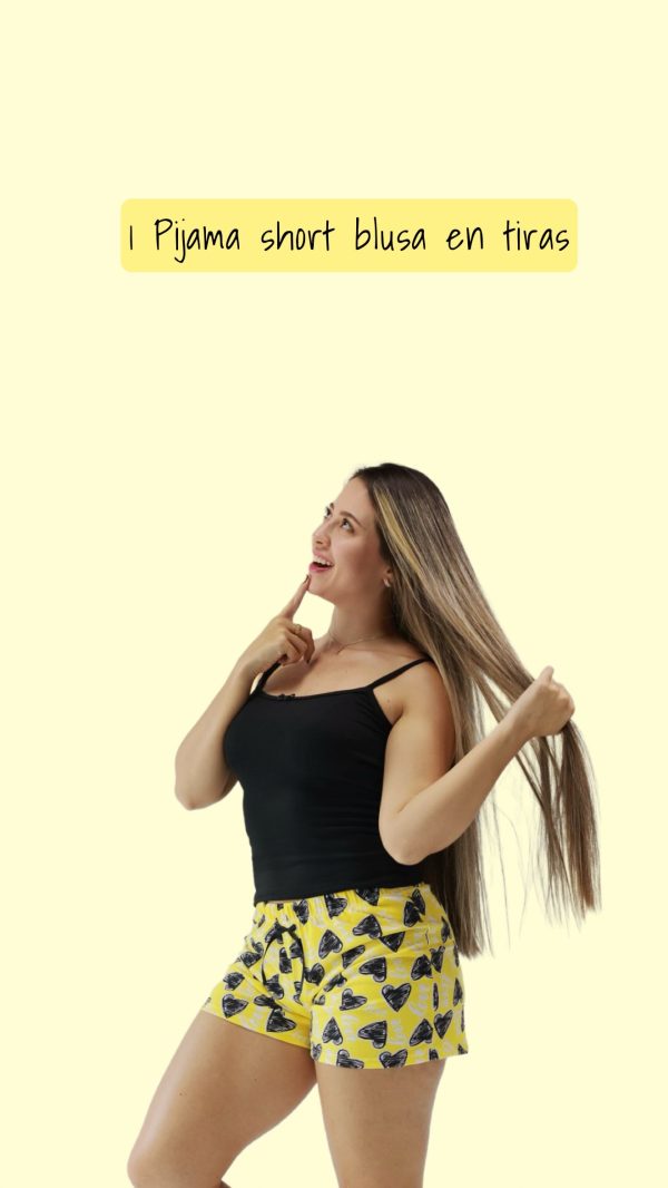 pijama de short con dibujos.