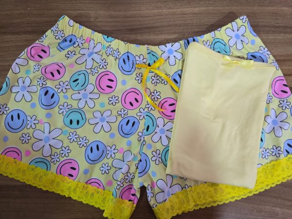 Pijama de short carita feliz
